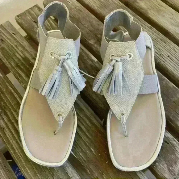 The Flexx Sandals Women’s Size 6.5 Grey Silver Snakeskin  Ankle strap Flat - Picture 11 of 12